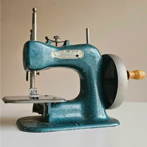 Vintage Stitch Mistress No 49 Toy Sewing Machine - Made in California - Teal